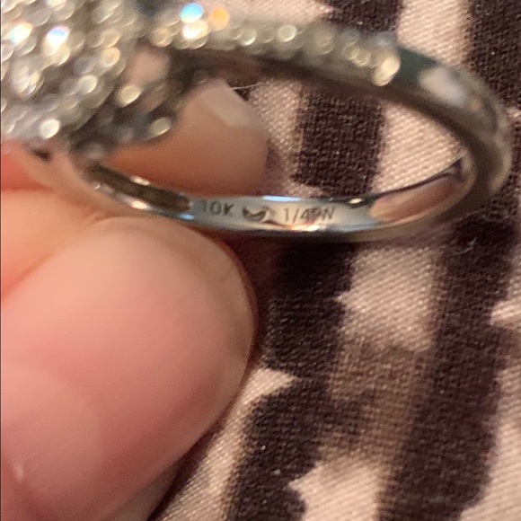 Size 7 engagement ring with wedding band - Picture 8 of 8